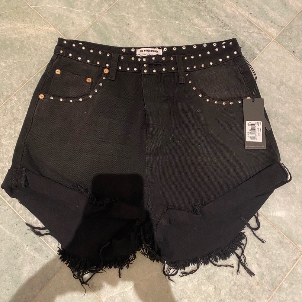 One teaspoon shorts.